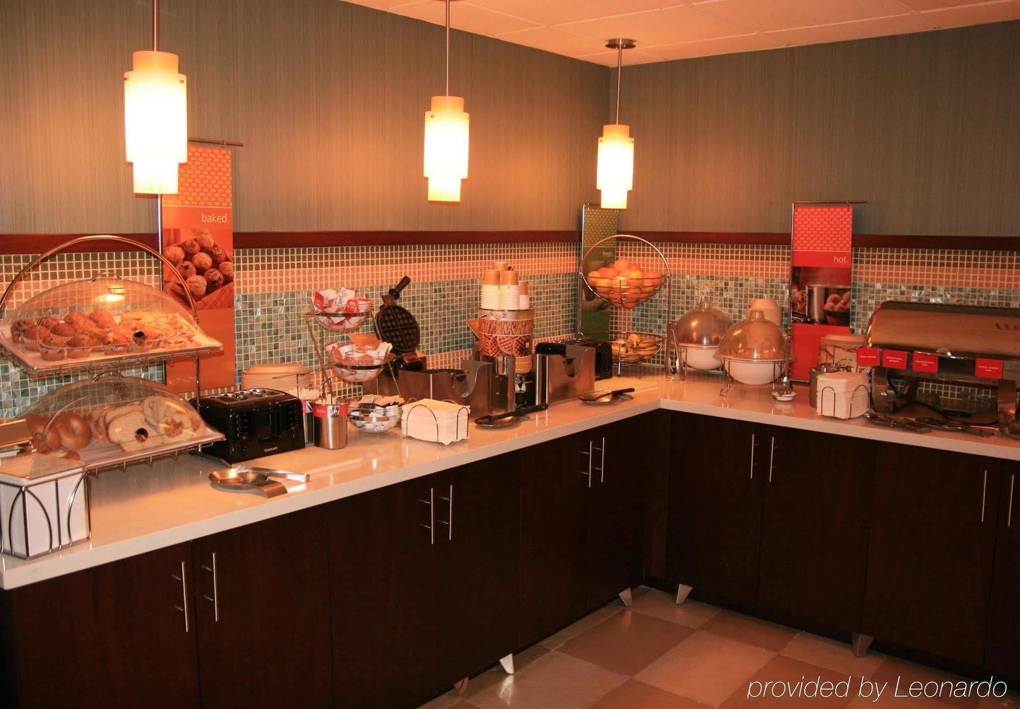 Hampton Inn Detroit Madison Heights South Troy Restaurant photo